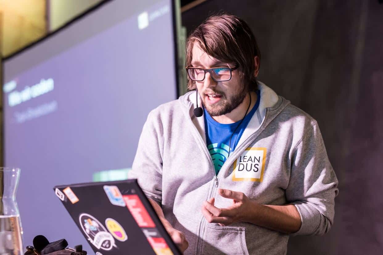Ben beim Vortrag über sipgate.io