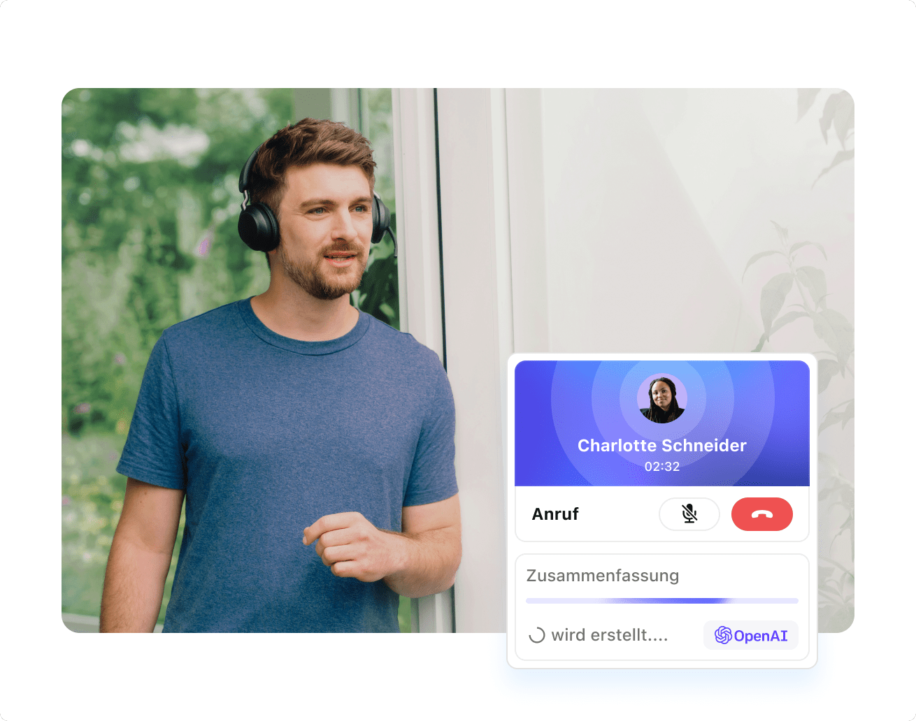Ein Mitarbeiter von sipgate telefoniert. Im Interface der sipgate App CLINQ wird die Zusammenfassung des Anrufs dargestellt.